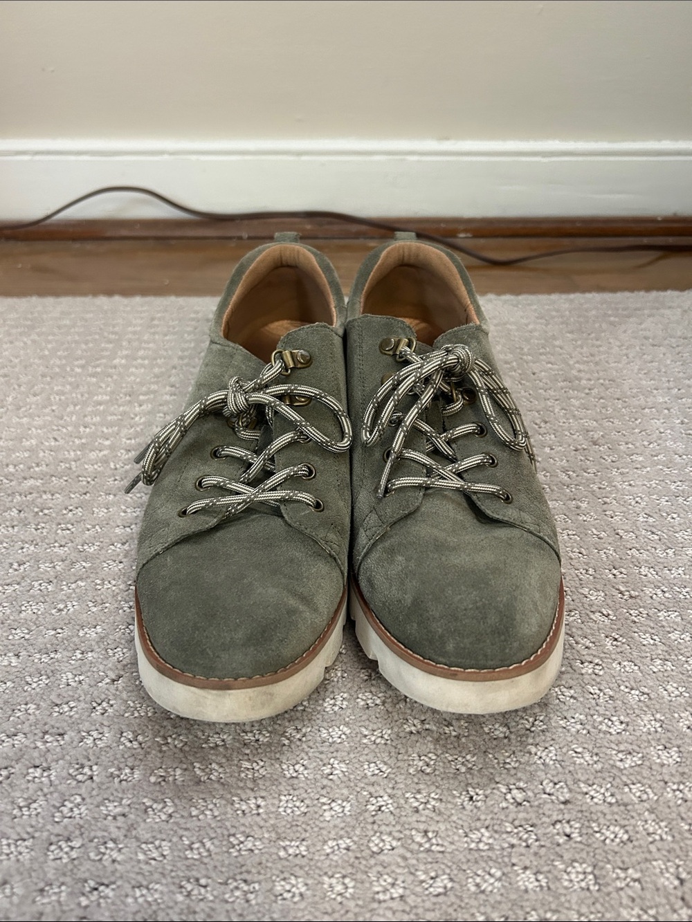 Vionic Olive Suede Lace-Up Loafers 9